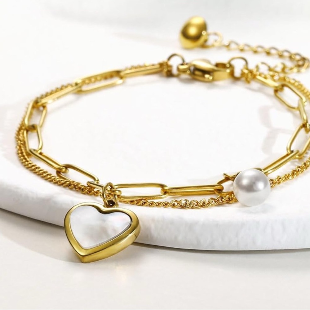 Elegant Gold Heart Charm Bracelet